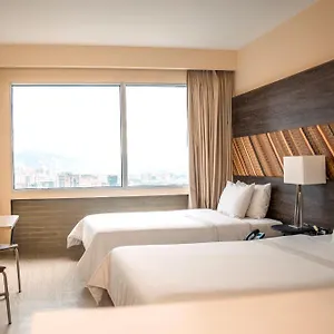V Grand Hotel, A Member Of Radisson Individuals מדיין